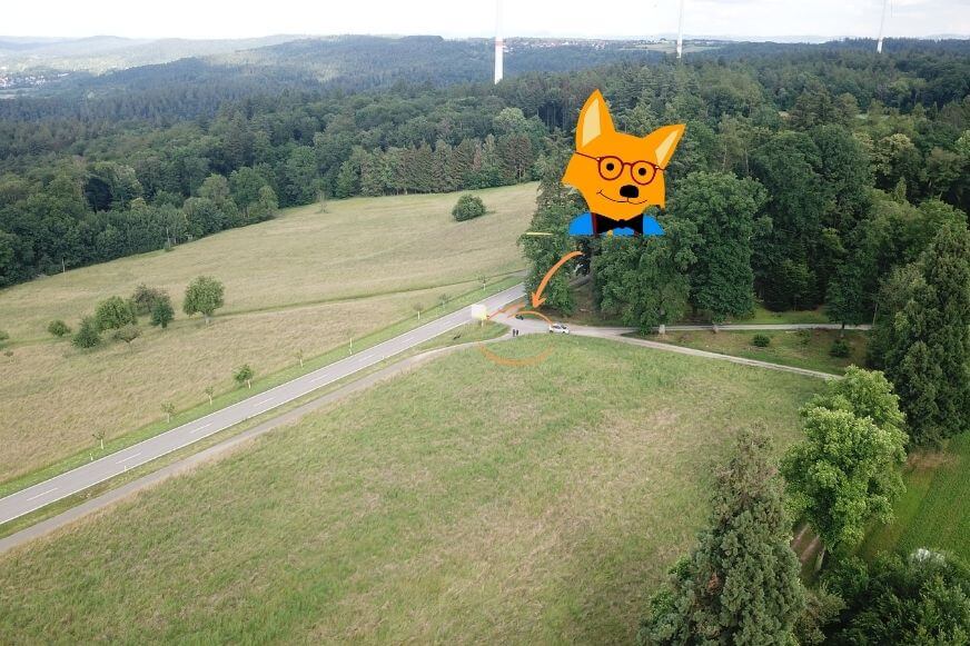 Die DJI Mavic Mini 2 macht ein Bild von den Smart-Home-Fox Experten aus hunderten Metern entfernung